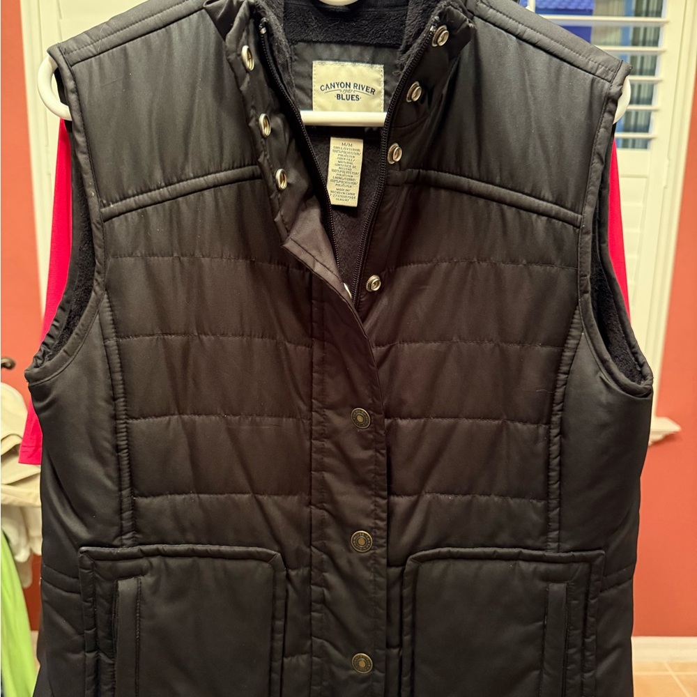 Canyon River Blues Women's Black Quilted Vest